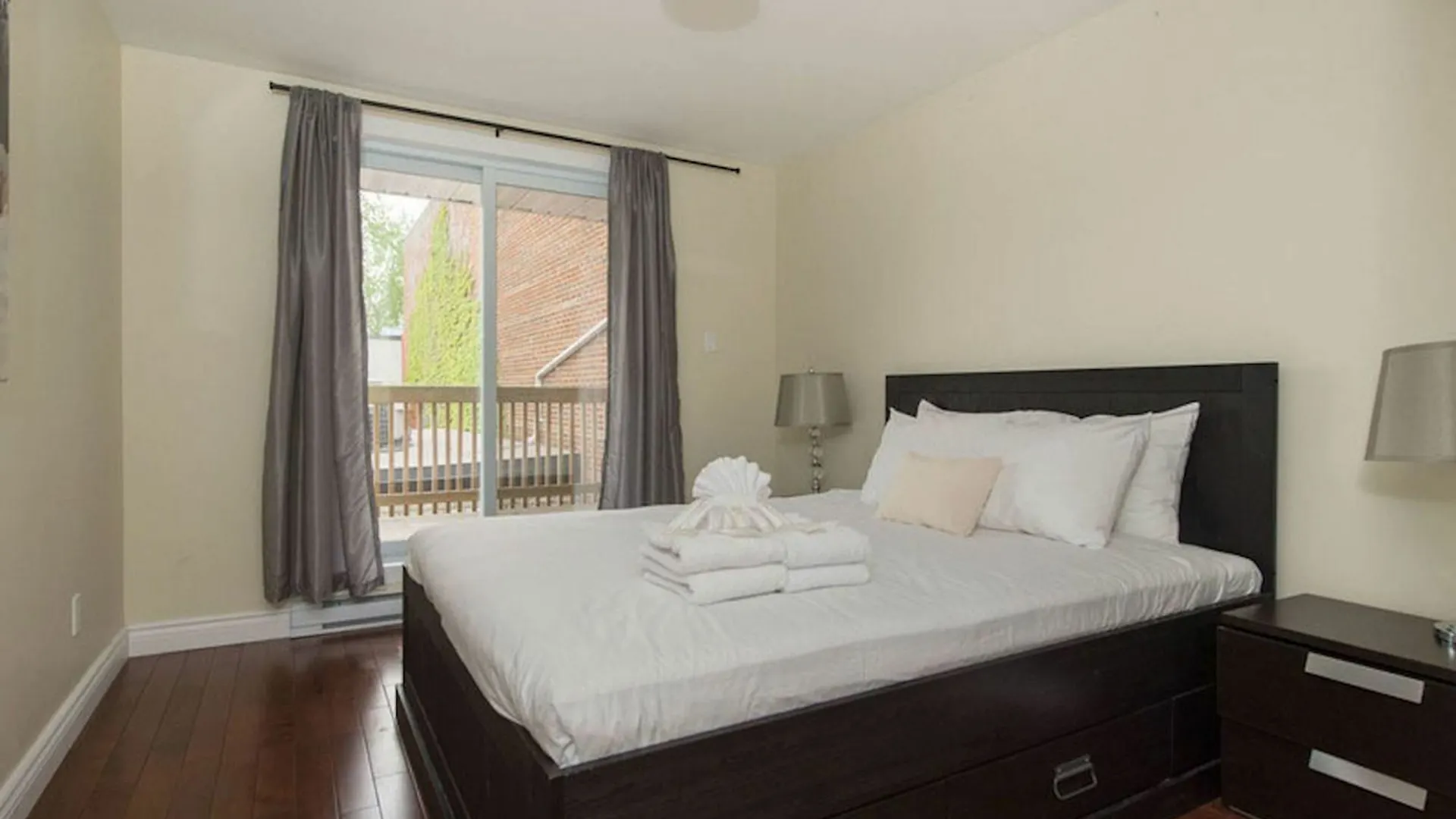 Sunny 1Br In The Village By Sonder Montréal Lägenhet